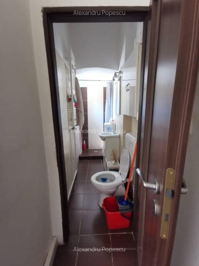 Apartament cu 3 camere nedecomandat, mobilat în Central - 4