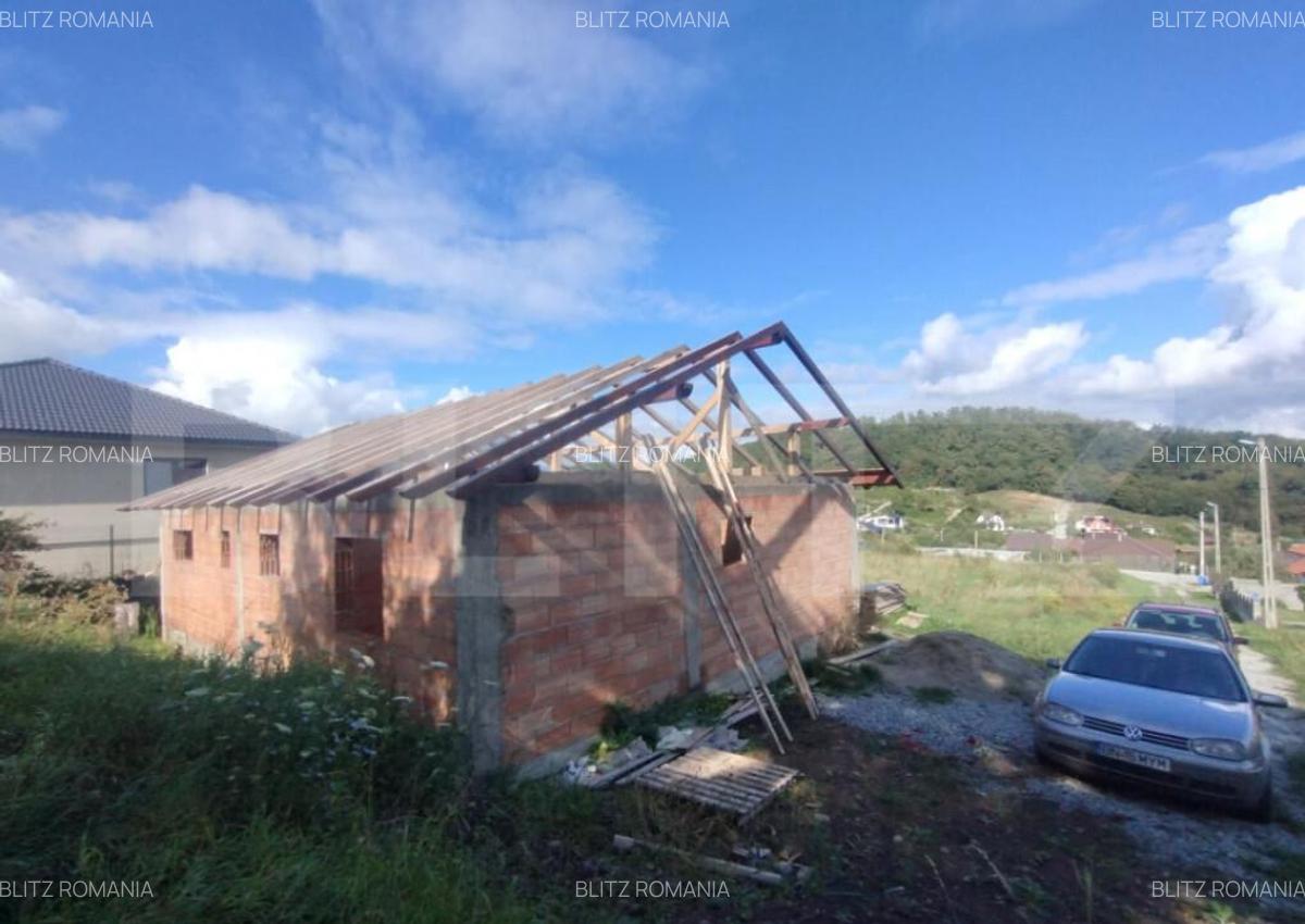 Casa la rosu 100mp,4 camere,750 mp teren extravilan,zona Dea - 2