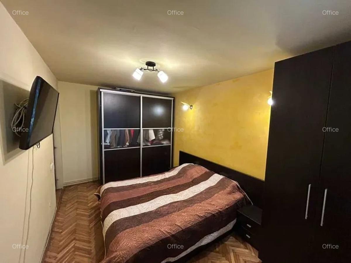 Apartament spatios, 3 camere, 77 mp, parter inalt, parcare - Str. Agricultorilor - 5