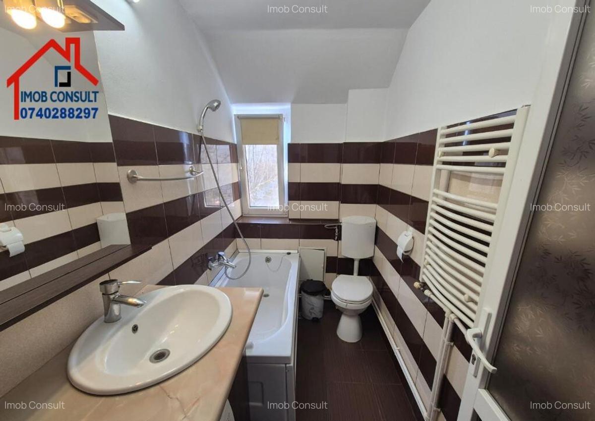 Ultracentral, etajul 2, apartament spatios, Cod CE 949 - 4