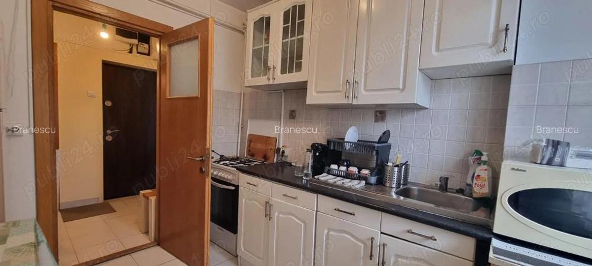 Inchiriez apart. 3 camere, Pitesti, I.C.Bratianu, deasupra Policlinicii 2 mai - 4