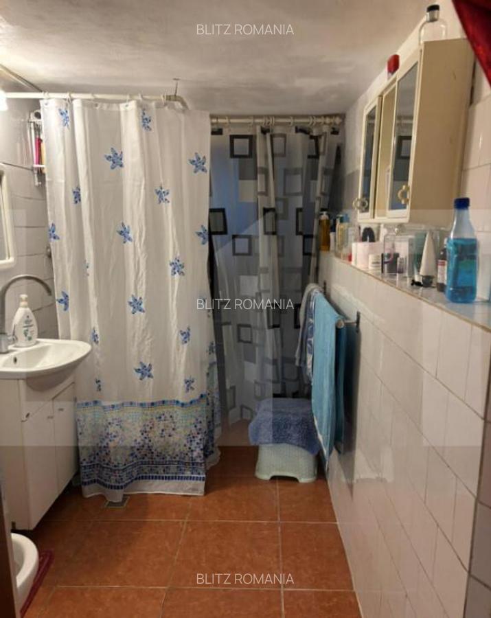 Casa in Iratosu cu teren, apa curenta, centrala termica , - 17