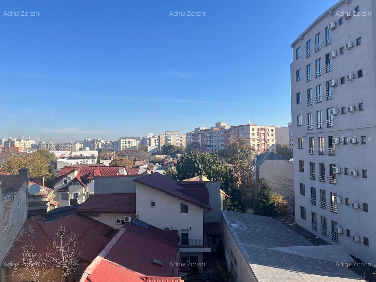 Apartament cu 4 camere decomandat în Dacia - 2