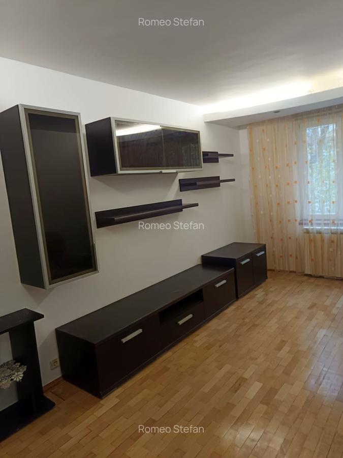Inchiriere - Apartament 3 Camere - Teiul Doamnei - Plan Secund - 1