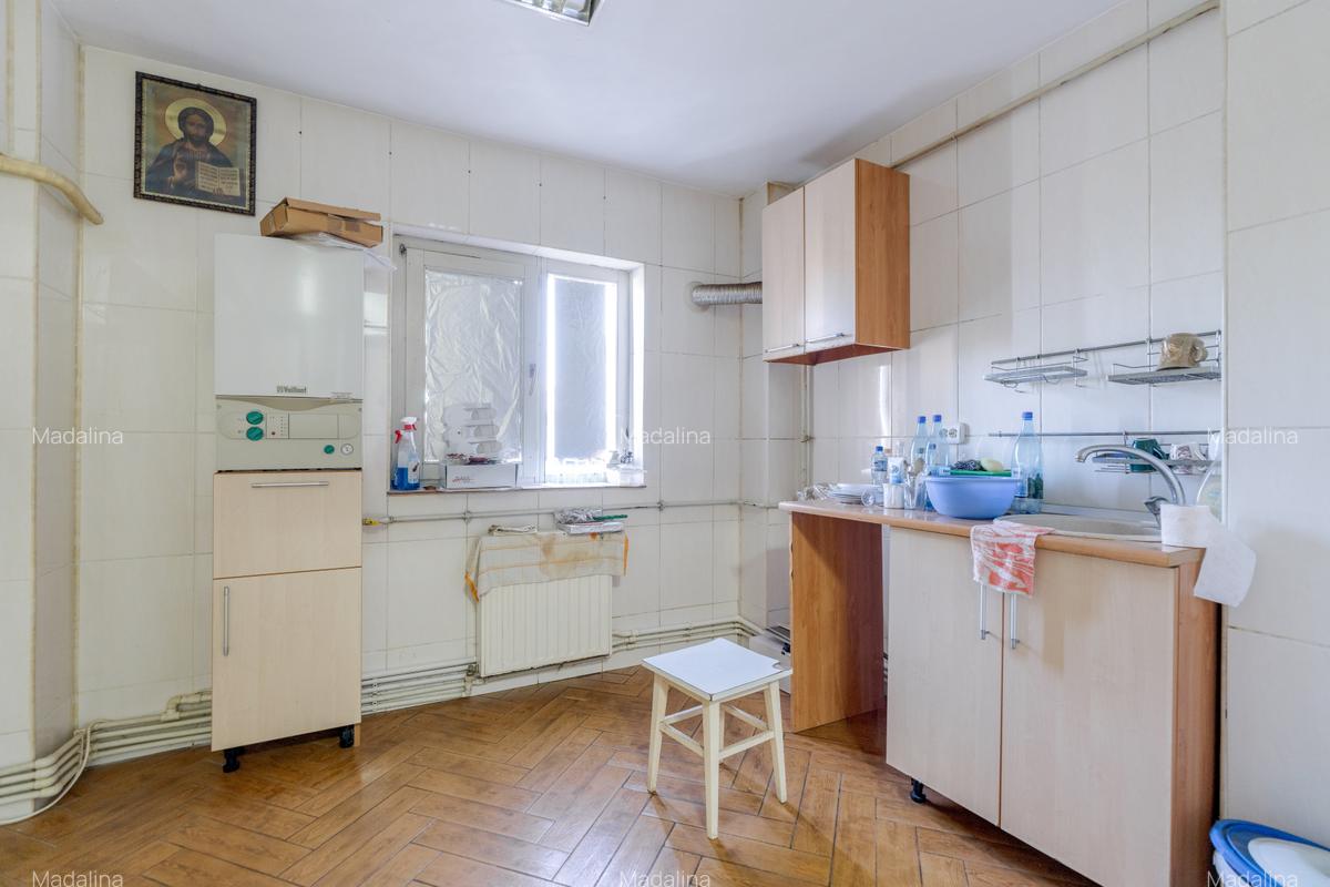 Apartament spațios, modernizat, 2 camere – Bd. Cosminului - 8