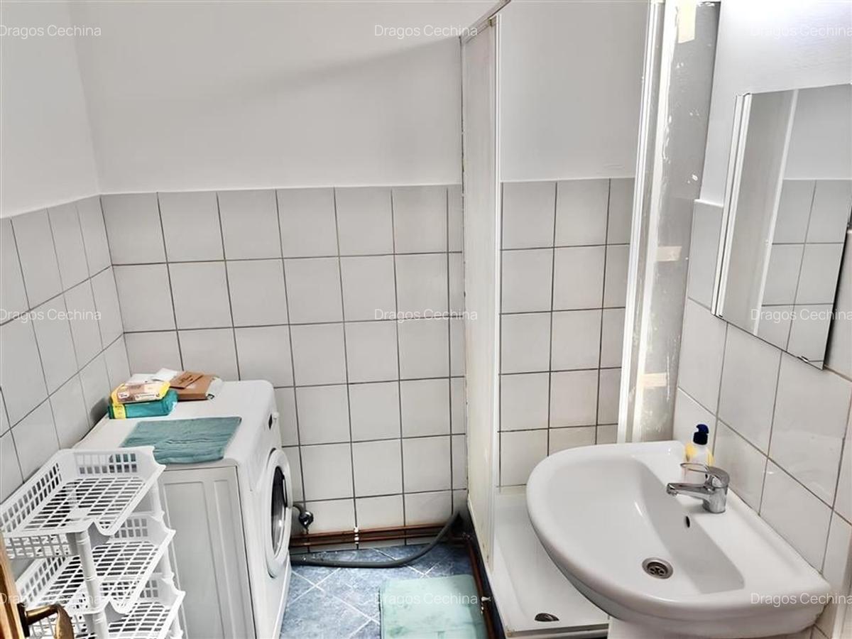 Apartament cu 3 camere circular, mobilat în Tractorul - 7