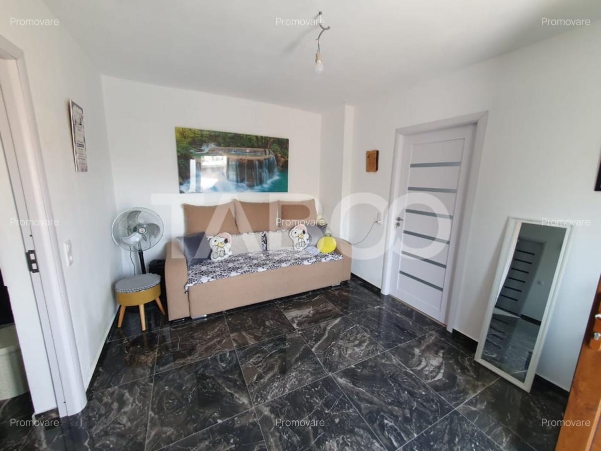 Casa 90 mpu 2 camere bucatarie baie debara zona Campului - 4