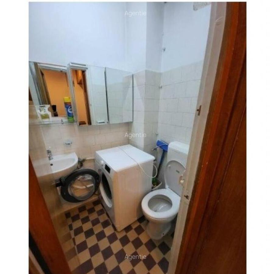 Bdul.Tineretului, vis-a vis,de Park, Ap.4 cam. - 8