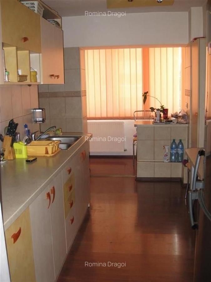 Apartament 3 camere Noua - 1