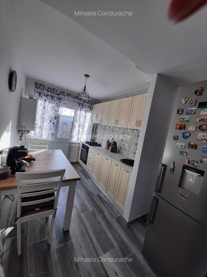 Apartament 4 camere, micro 16,complex sitetu - 3