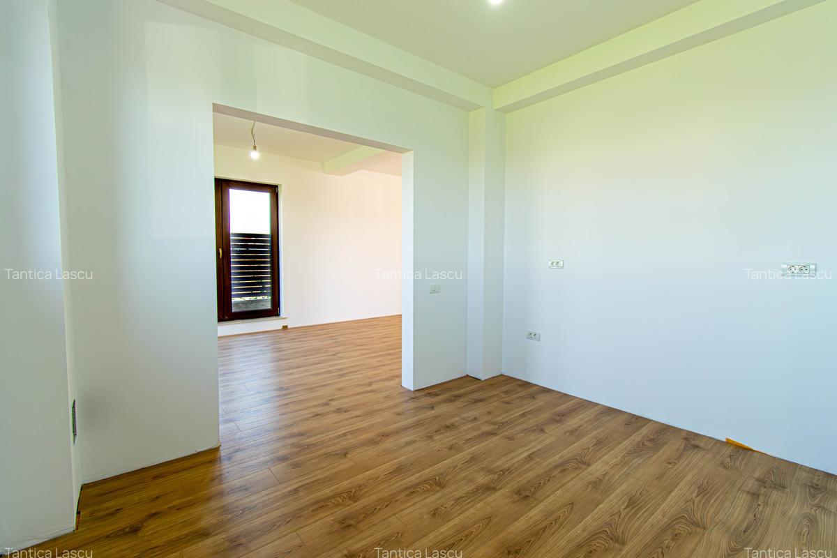 Proiect Aleea cu Tei, 5 vile la cheie, curte amenajata - 29