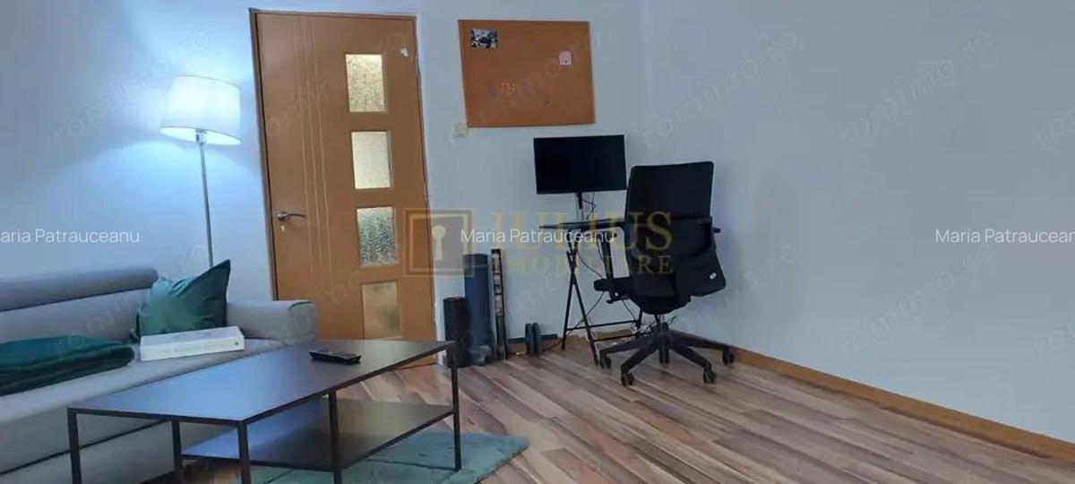 Parter inalt, centrala proprie- in spate la Hotel Strelitia - 5