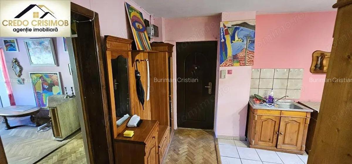 Vand apartament 4 camere etajul 1 zona Micro 4 - 4 Vand apartament 4 camere etajul 1 zona Micro 4 - 4