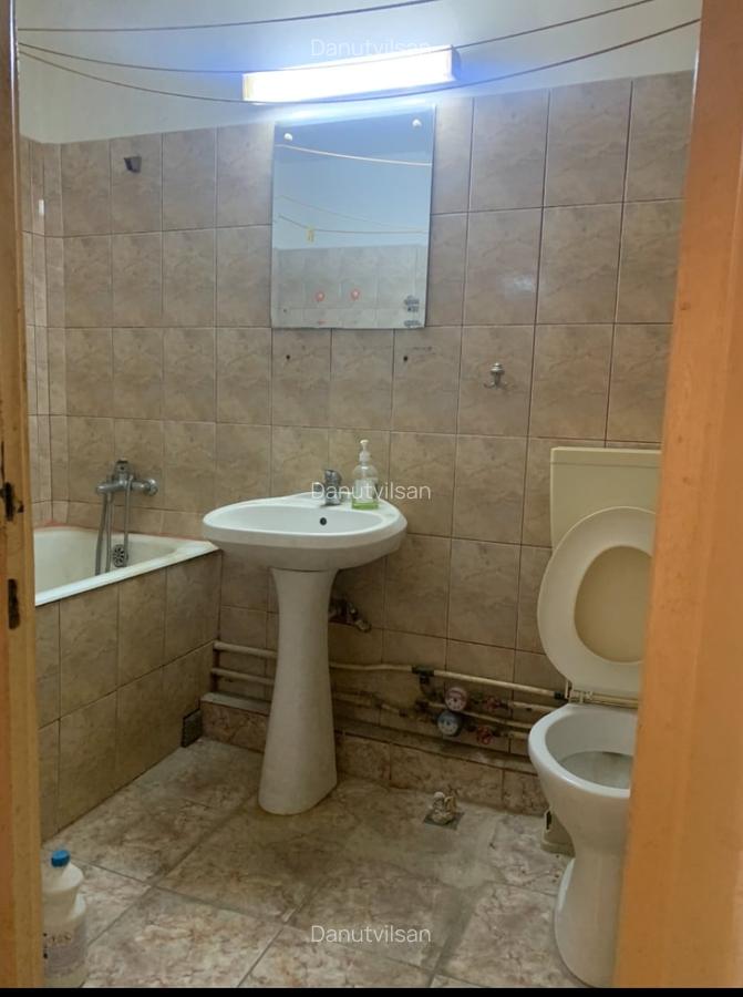 Balada-str.Bucuresti-Apart 3 cam dec et 1/4 liber 2 bai preț 120.000 euro - 3