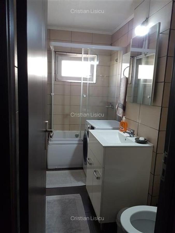 Apartament 3 camere,etaj 2, semidecomandat, renovat, zona ?mbovi?a - 14