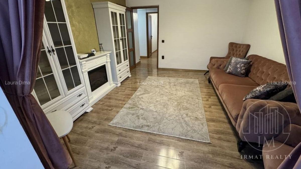 Apartament cu 3 camere de vanzare ,Zona Ultracentral - 1