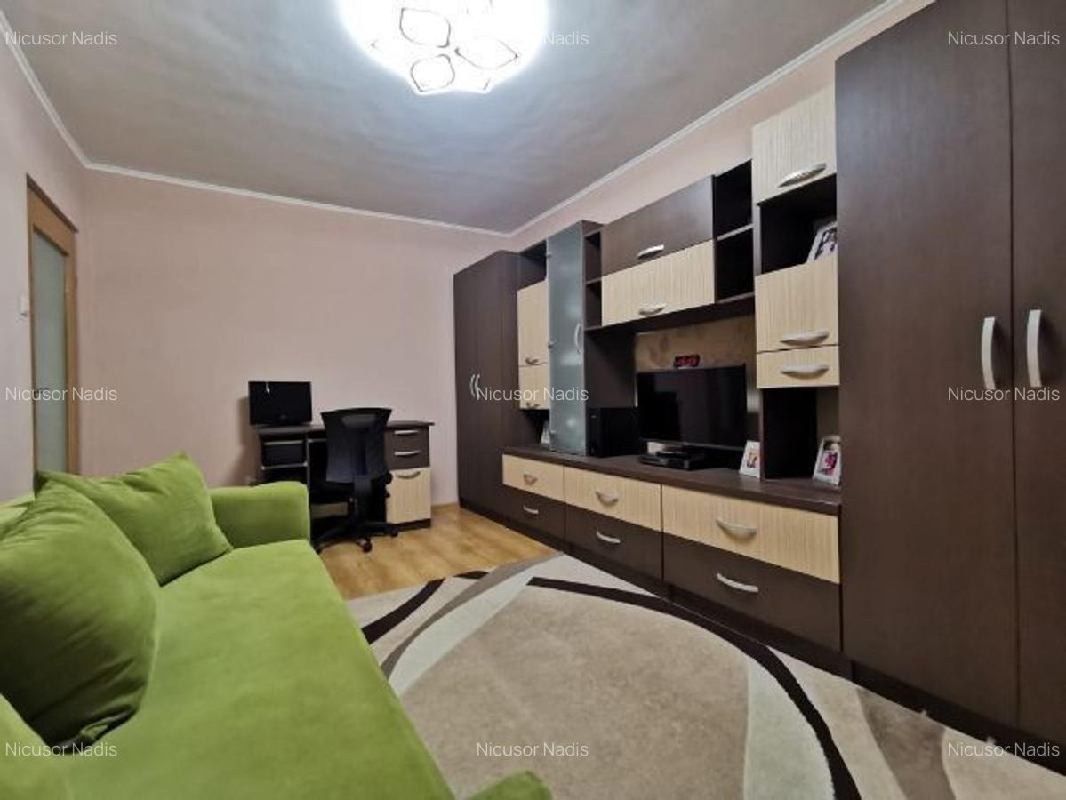 Apartament de vânzare - 2