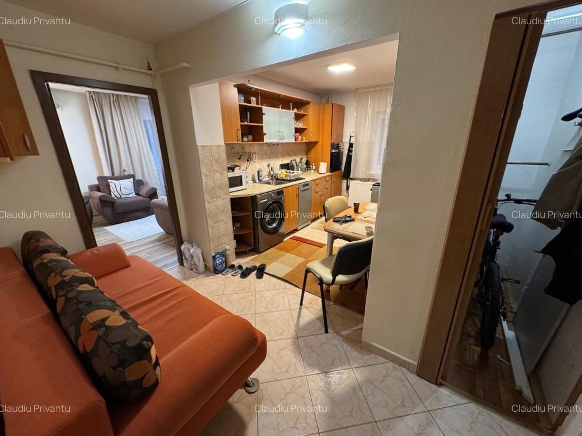 Apartament cu 2 camere, decomandat - zona Lipovei - 9 Apartament cu 2 camere, decomandat - zona Lipovei - 9