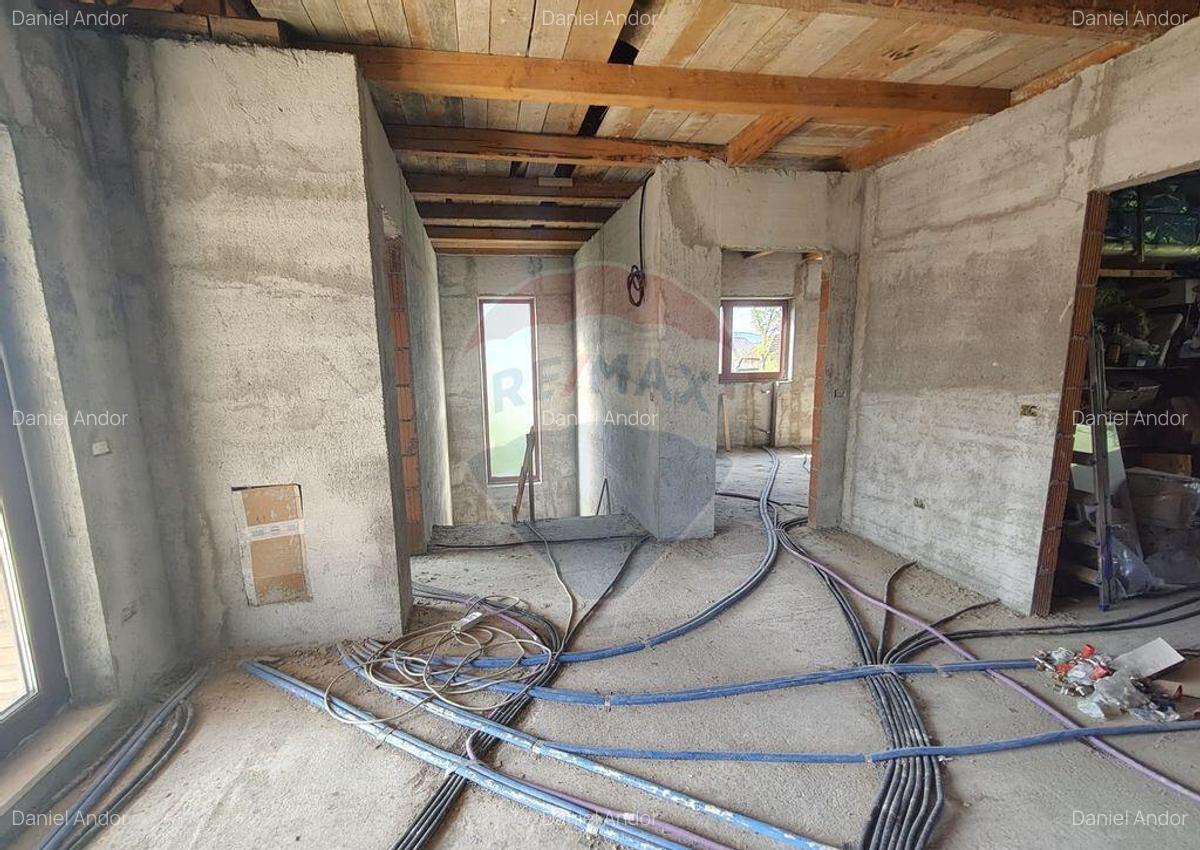 Casa de vanzare P+E cu 0% comision | 200 mp utili - 12
