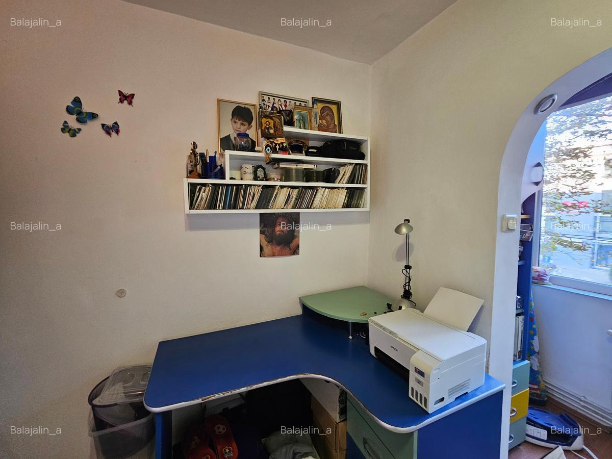 Apartament 4 camere, 2 băi, 2 balcoane, et. 2/4, Timișoara, Calea Torontalului - 15
