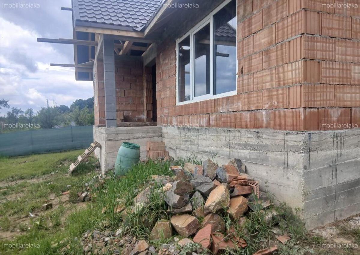 Baia Sprie, casa la rosu - 6