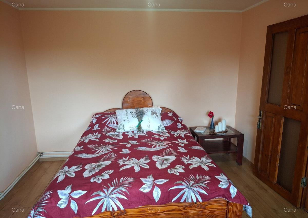 Casa, teren ?i anexe. In Boto?ani, Un?eni, Burle?ti - 16