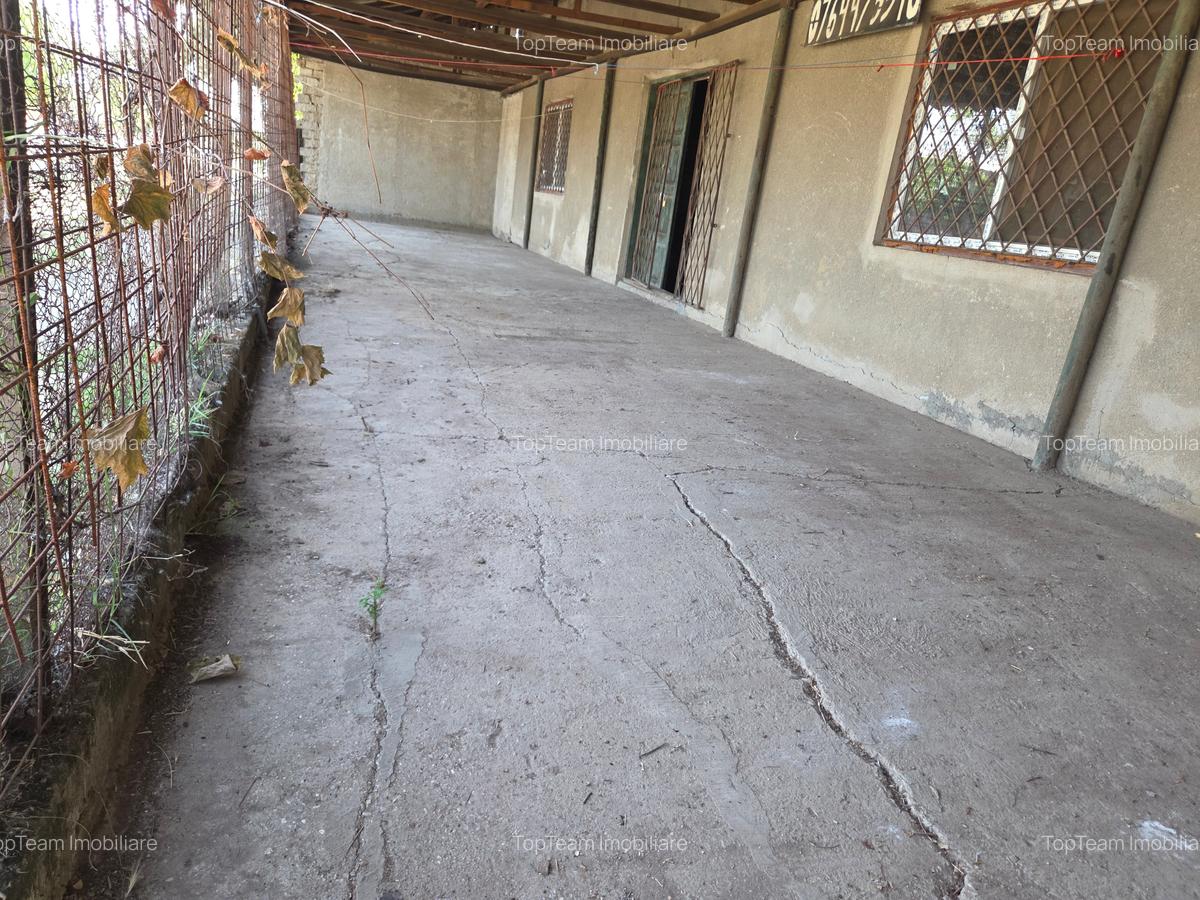 Casă cu 4 camere în Botoroaga - 3