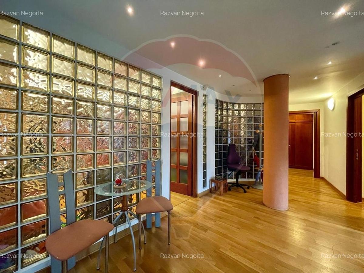 Apartament cu 3 camere de vanzare in zona Schei - 12