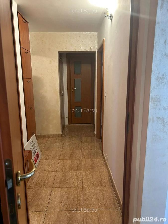 De vanzare - Apartament spatios cu 4 camere in Alexandria - 1