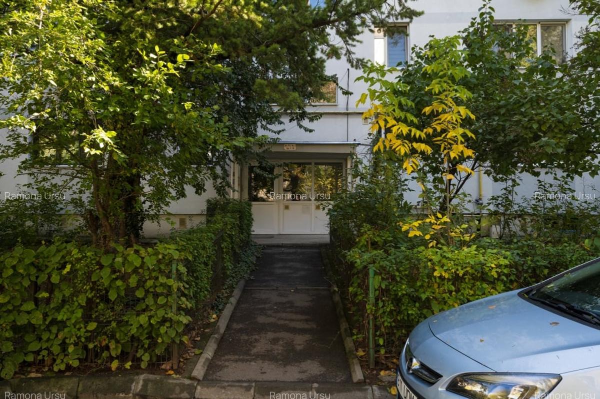 Apartament 3 camere decomandat Titan, Pta. 1 Decembrie - 14