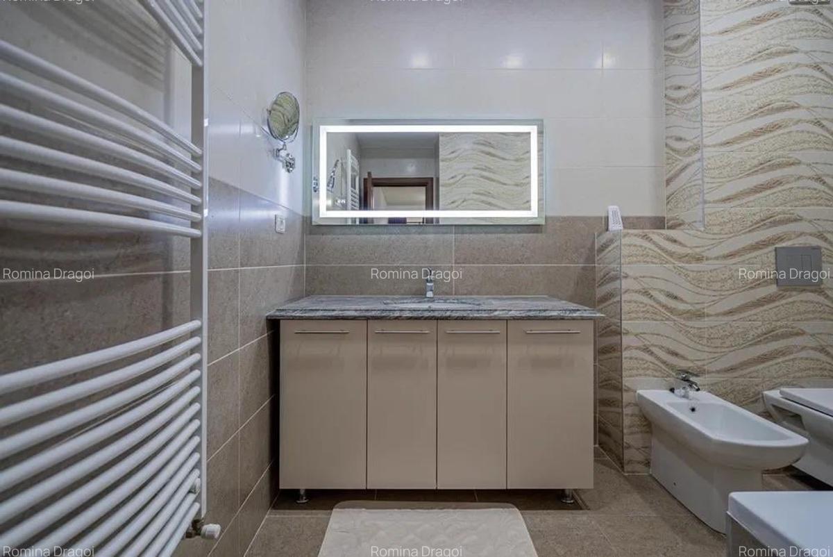 Apartament cu 3 camere decomandat în Tractorul - 5
