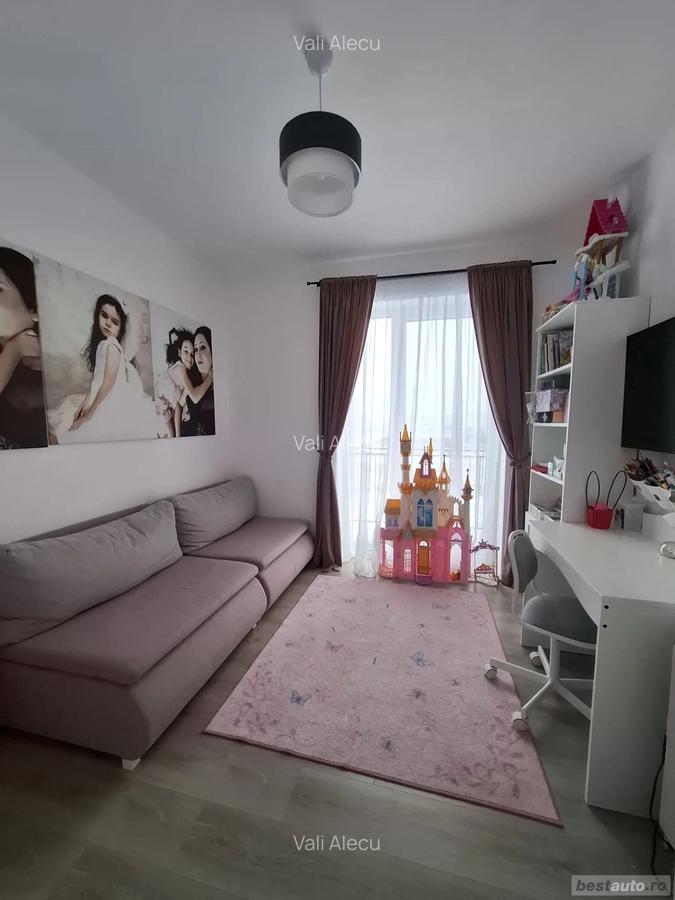 Vand casa cu gradina si piscina - 9