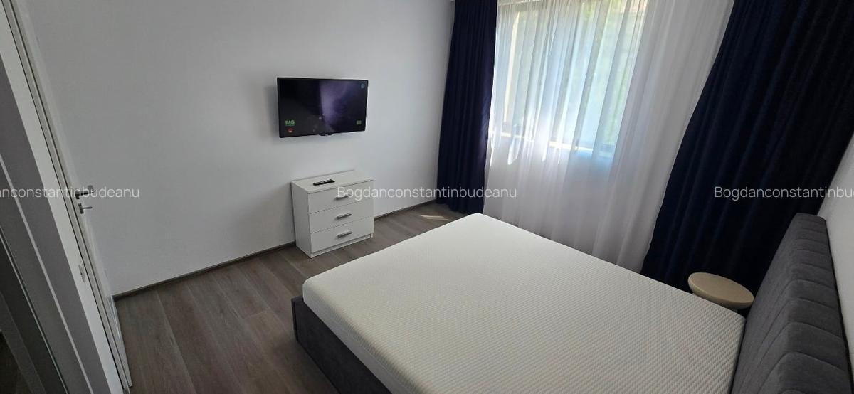 Inchiriez apartament  camere zona pescarie, intrare statiunea Mamaia - 3