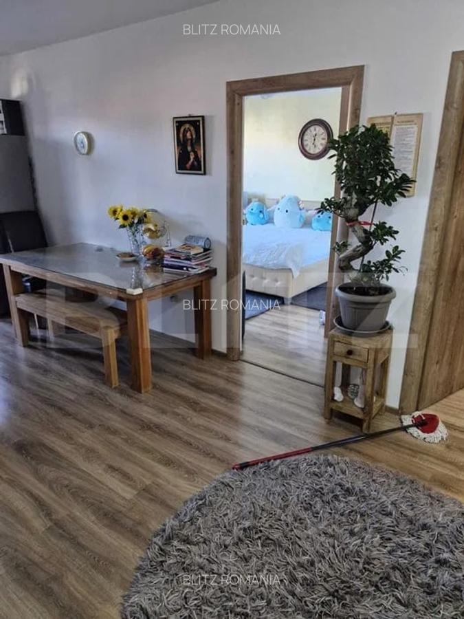 Apartament 3 camere, decomandate, balcon 11 mp, 2 parcari - 2