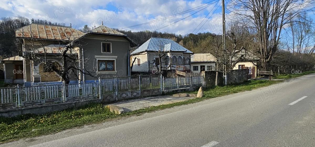 Case + teren de vanzare - 1 Case + teren de vanzare - 1