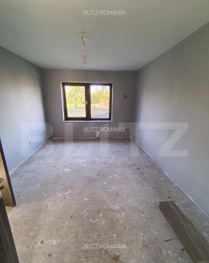 Casa cu 2 camere ?i living cu o gradina generoasa in su - 4