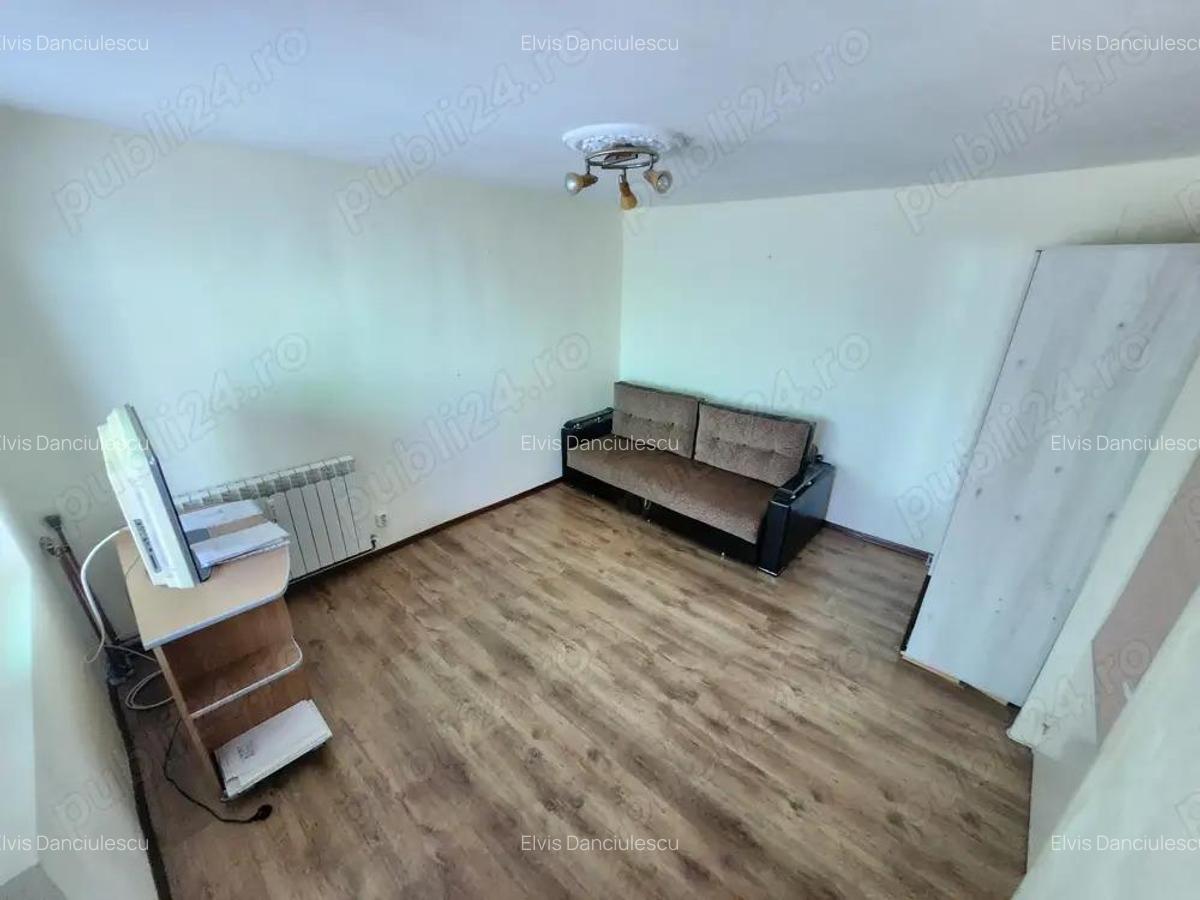 2Cam-Piata Sarbilor-2min Spitalul Judetean -36Mp+Balcon-3Mp-Et4-Acoperis-45000 Euro-Negociabil - 4