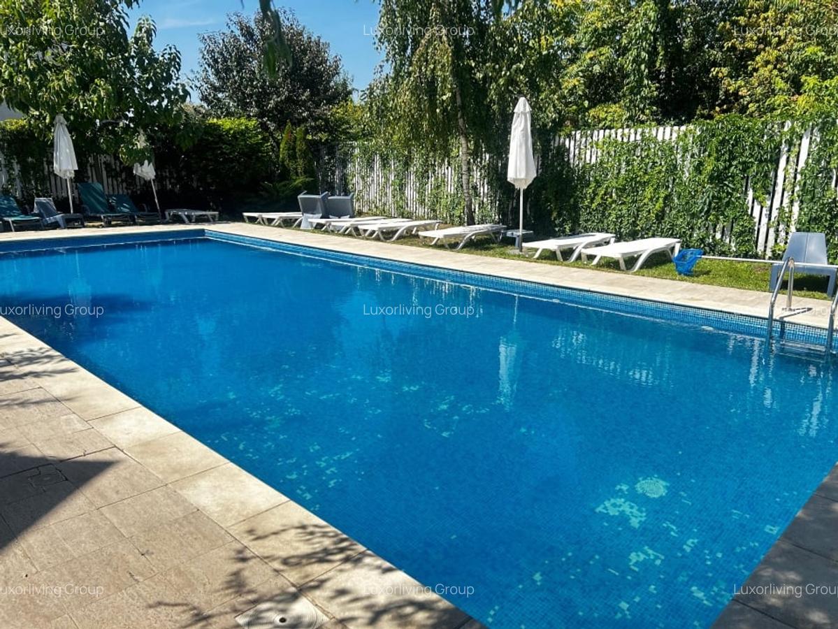 Vila superba in cartier de lux Pipera - piscina exterioara - gradina - 2