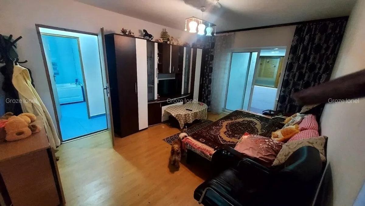 Apartament 2 Camere - Parter Cu Balcon - Centrala Gaze - 1