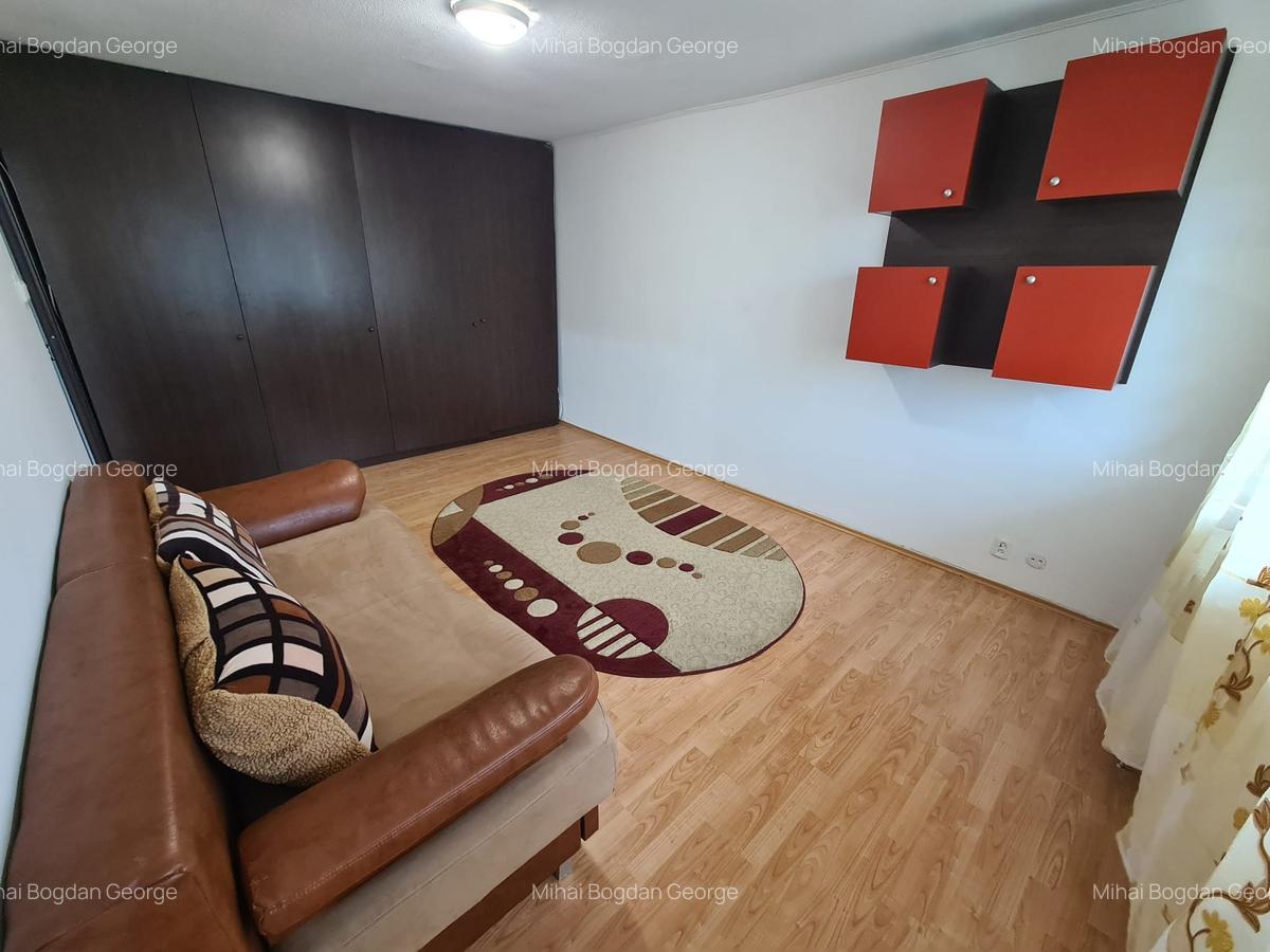 Ap 2 cam in Campina, 58 mp, et 3-- 59.000e - 2