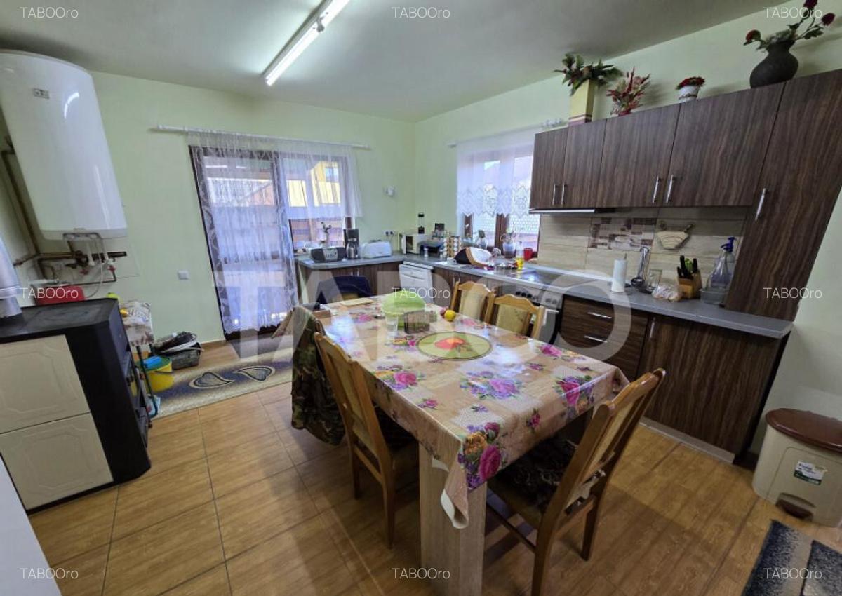 Casa de vanzare cu 6 camere 2 parcari curte libera 200 mp in - 16