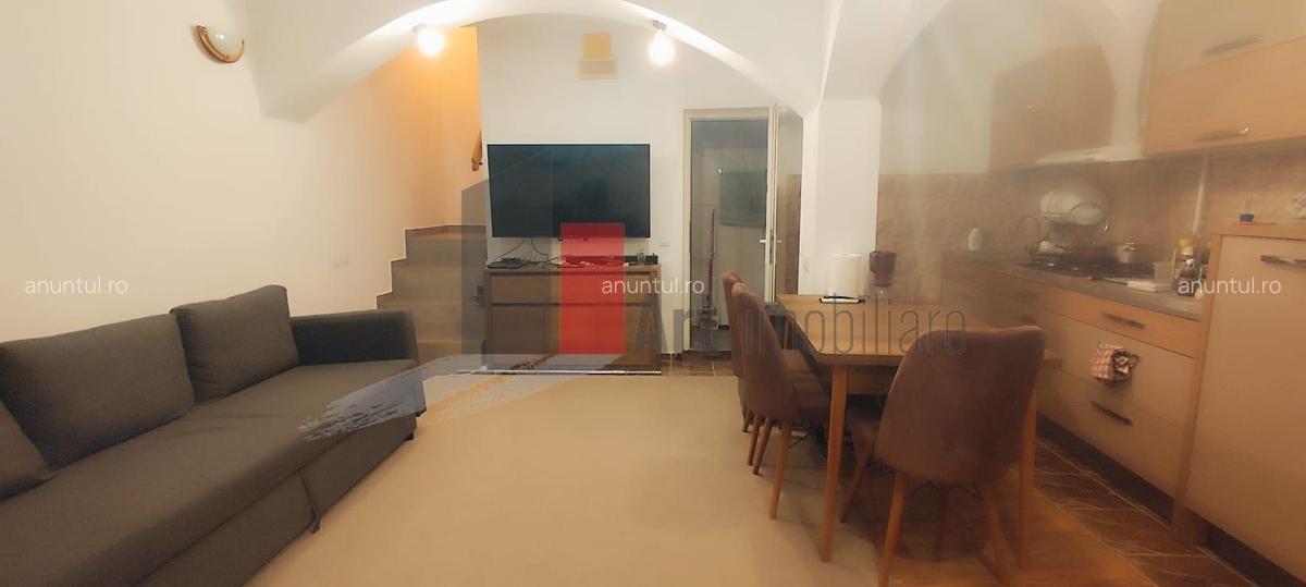 Piata Rosetti, casa Yeni, constructie 2002, finisata complet - 17