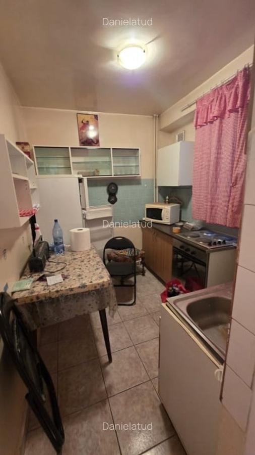 Vanzare 2 camere parter Drumul Taberei piata - 2