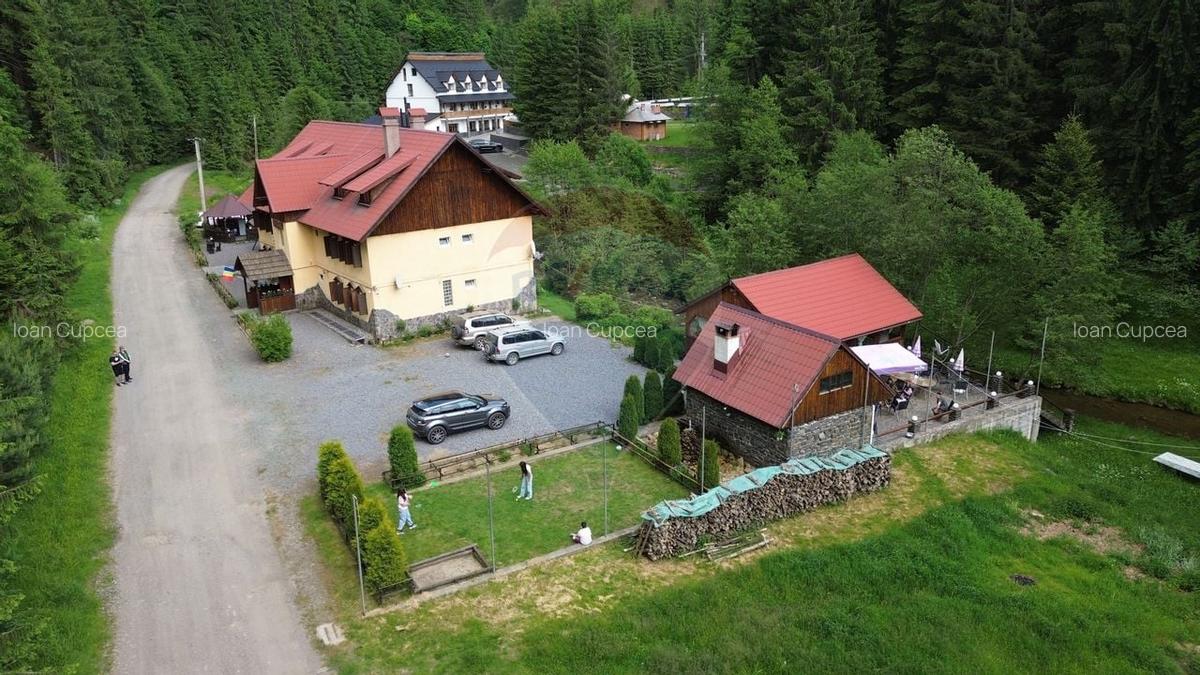 Hotel / pensiune 20 camere de vanzare in statiunea Izvoare Maramures - 2