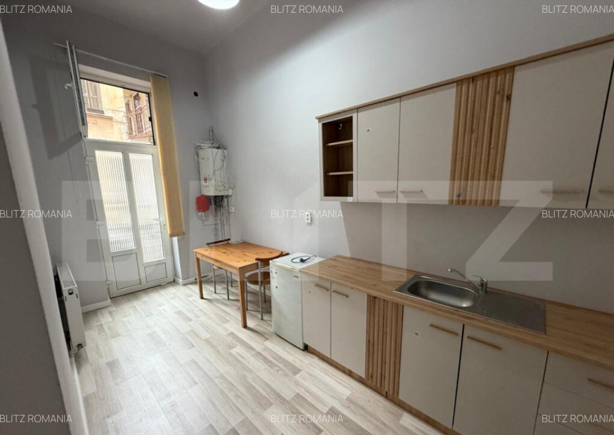 Apartament cu 2 camere, decomandat, 60 mp, zona Central, str - 5