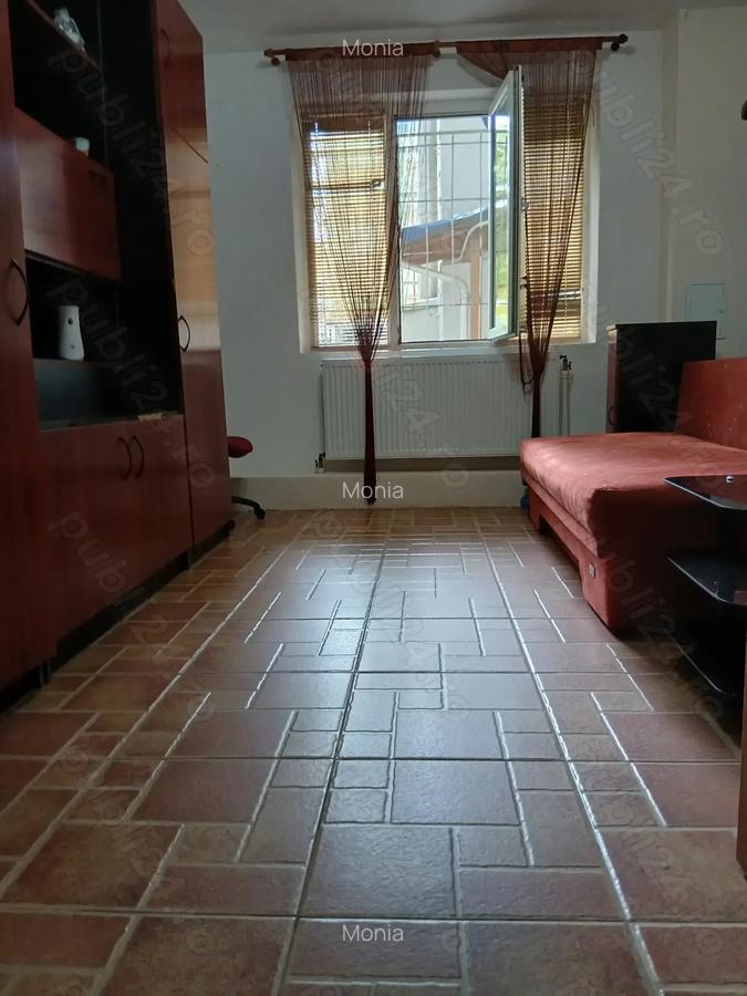 Proprietar inchiriez garsoniera 25mp, Lipovei - 1 Proprietar inchiriez garsoniera 25mp, Lipovei - 1