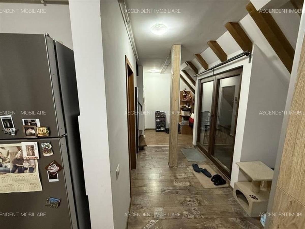 Apartament cu 3 camere decomandat în Tractorul - 6