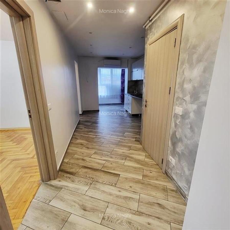 Apartament 3 camere,decomandat,renovat, suprafata generoasa,Garii,Brasov - 4