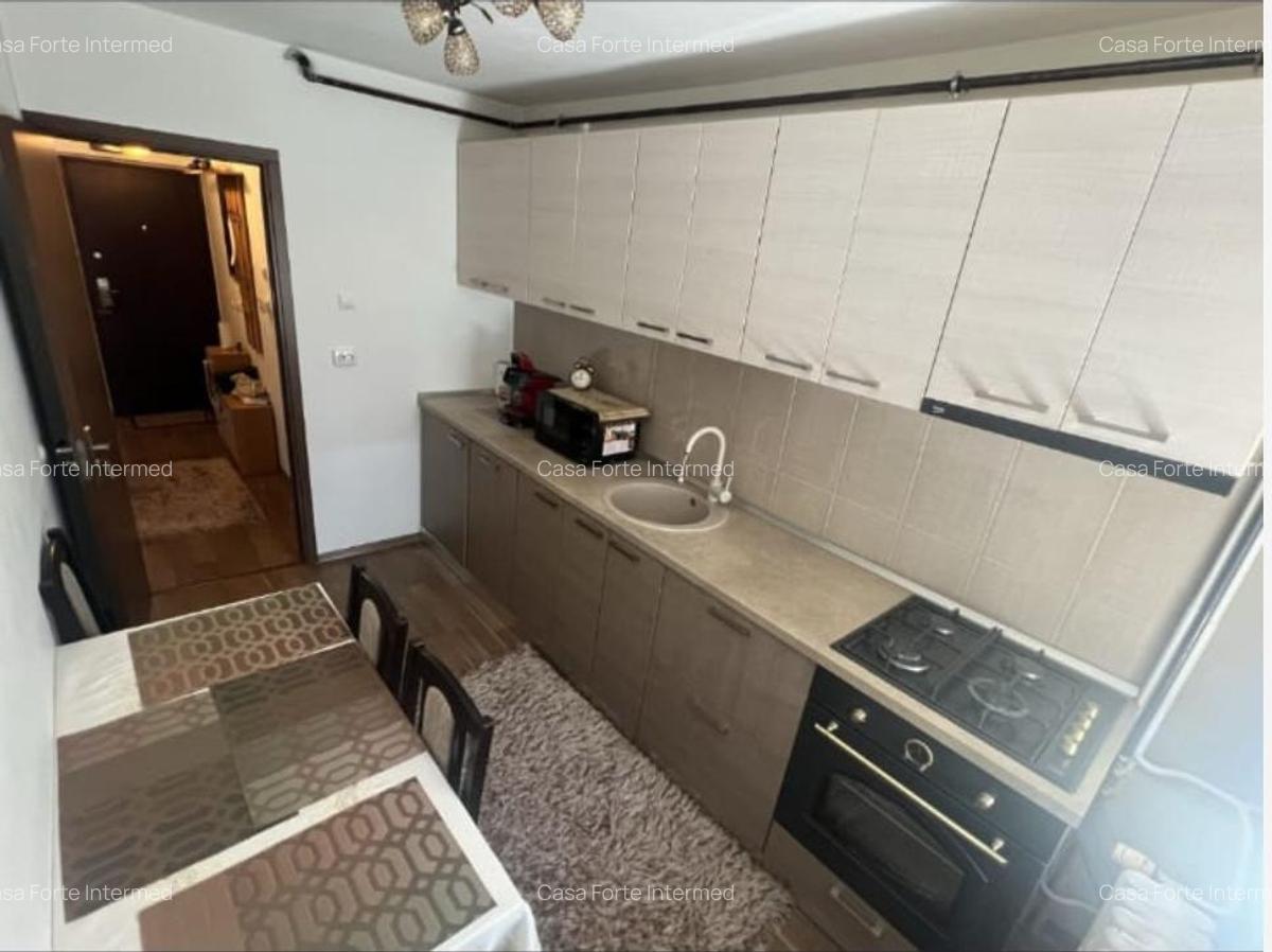Apartament 2 camere de închiriat – Tomis Nord -  OMV – 500 EUR/lună - 2