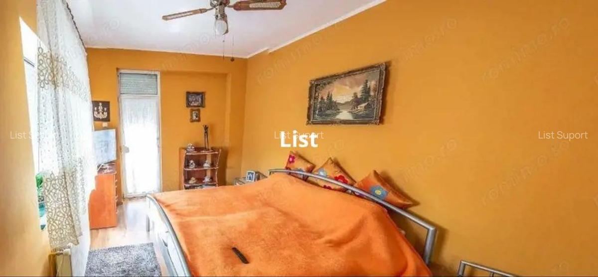 Spacious and elegant house with 5 rooms, 260 m2, Satu Mare - 1